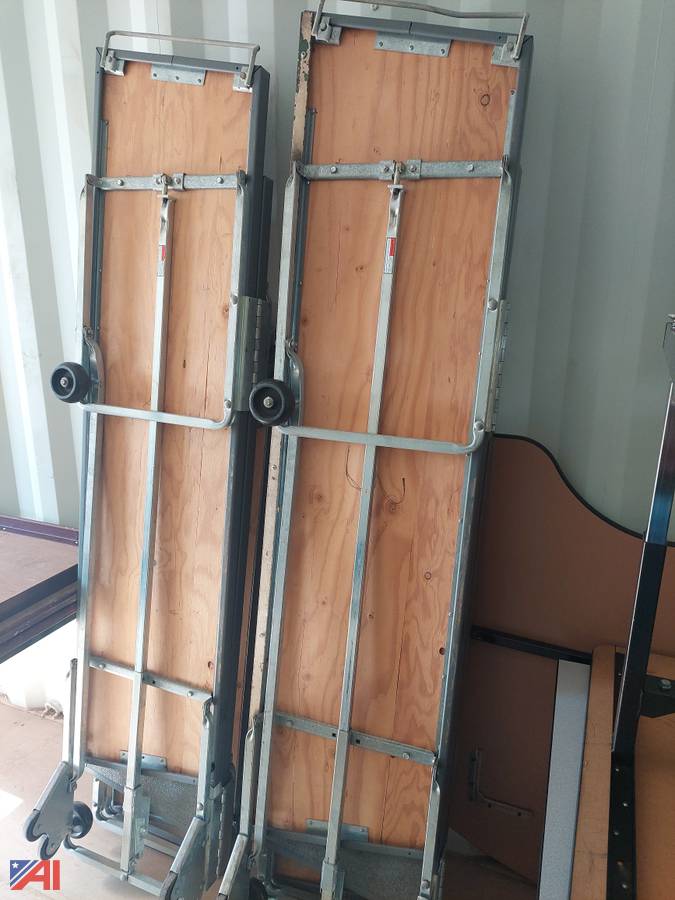 Auctions International Auction Dundee CSDNY 31186 ITEM (2) 3 Step